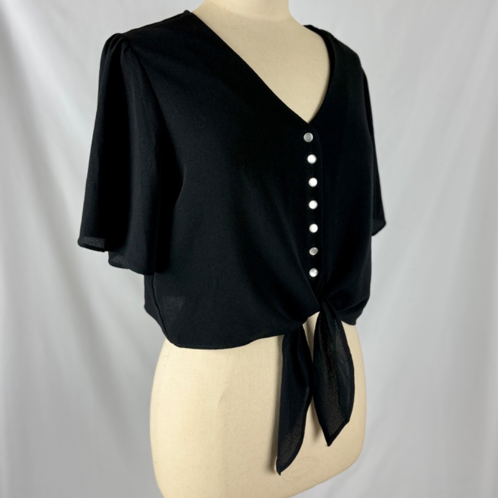 Gypsies & Moondust Black Tie-Front Crop Top - Picture 7 of 10